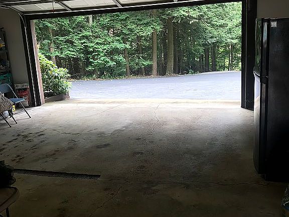Roomy 2 car garage