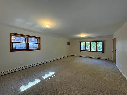 Rented by Luxian International Realty LLC | media 4