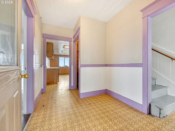 3rd image of 590 Rivington St
