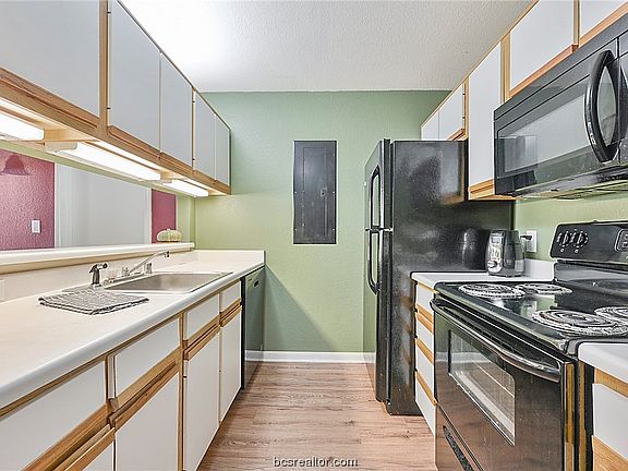 2nd image of 529 Southwest Pkwy APT 202