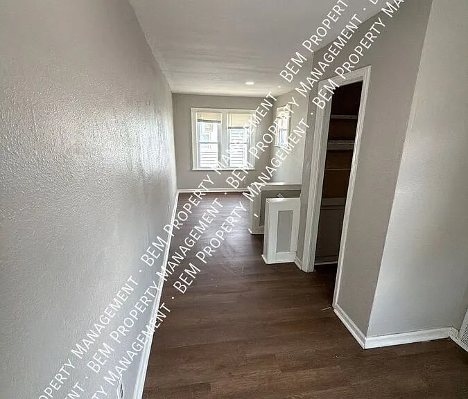 6932 Brooklyn Ave — Photo 15