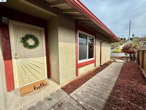 5th image of 797 Coral Ridge Cir