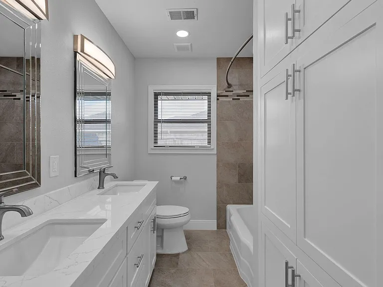 3327 Wentworth St — Photo 18
