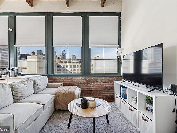 5th image of 1010 Arch St Unit 807