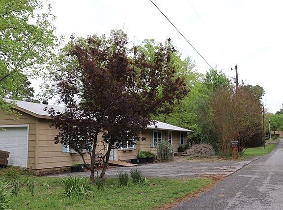 2nd image of 16048 SE Hickory Dr