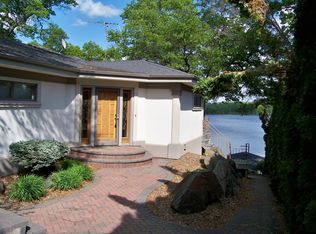 566 Round Lake Ct, Osceola, WI 54020