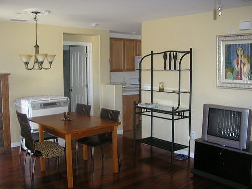 4th image of 1109 Dante Cir