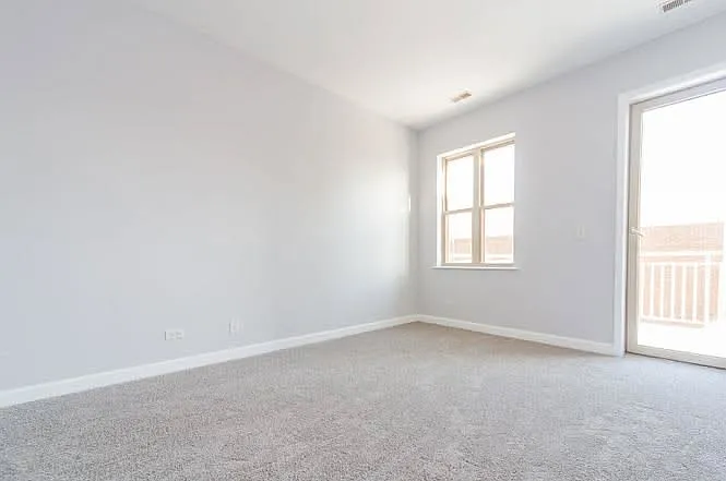 6015 N Mozart St #302 — Photo 13