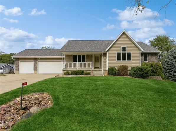 159 Skyline Dr, Knoxville, IA 50138