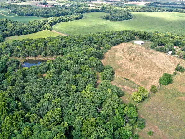 10043 SW Indian Hills Rd, Wakarusa, KS 66546