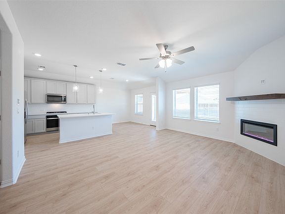 7th image of this home