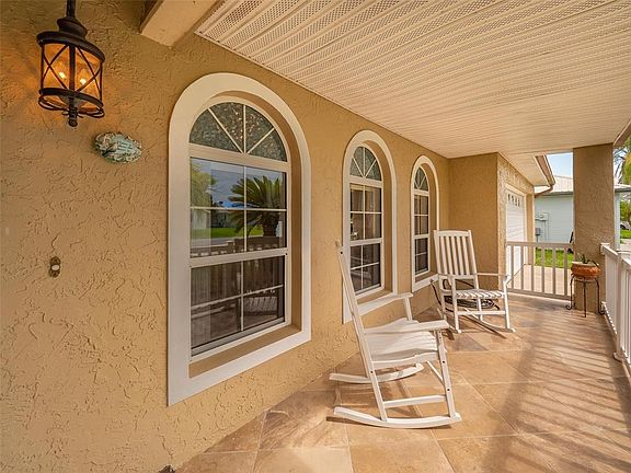 3rd image of 242 E Cedarwood Cir