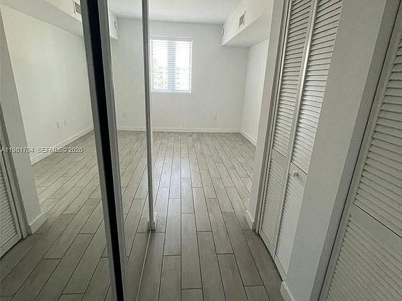 5th image of 321 NE 26th St #717