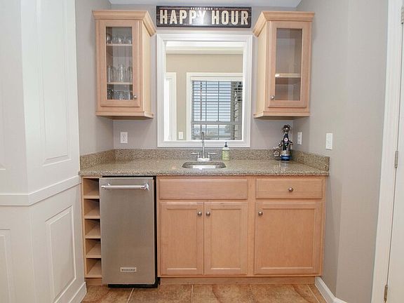 5th image of 202 Breakers Bend Dr APT 3