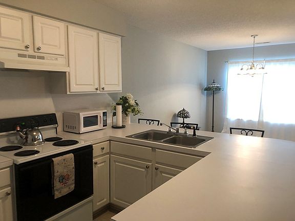 3rd image of 2920 Mulberry Lane Unit B