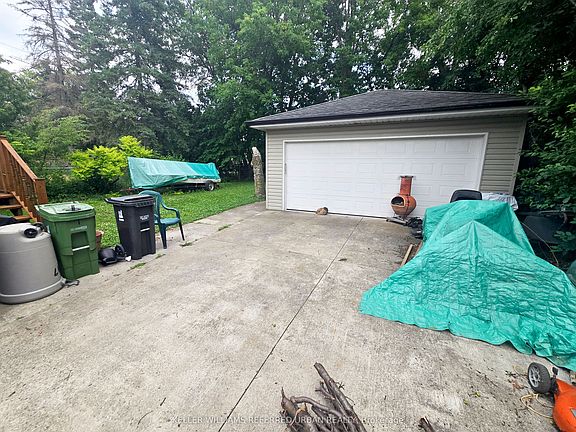 5th image of 317 Patricia Ave