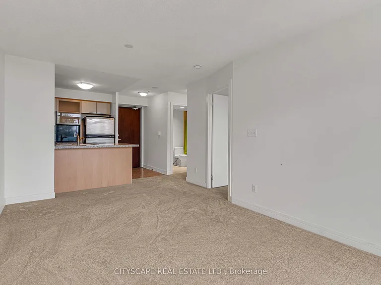 18 Harrison Garden Blvd #406 — Photo 18