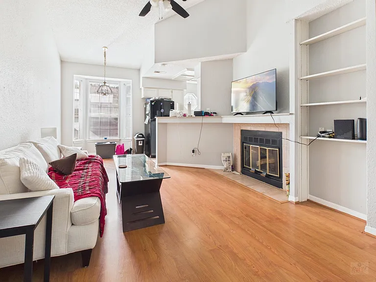 3111 Tom Green St #305 — Photo 2