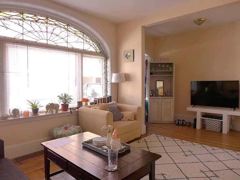 47 Alton Pl — Photo 3