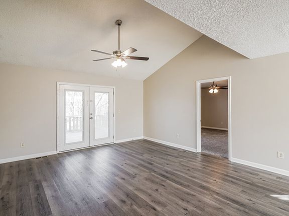4th image of 1220 Reelfoot Cir