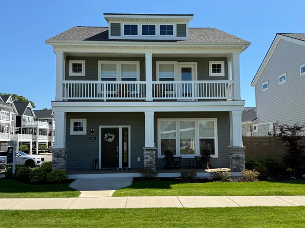 406 W Leland Dr, Whitehall, MI 49461