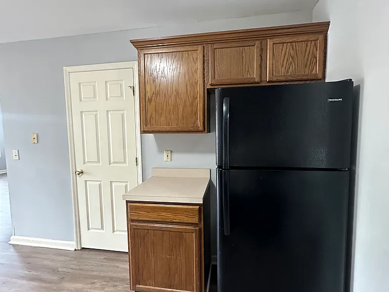 529-531 Big Bear Ln — Photo 6