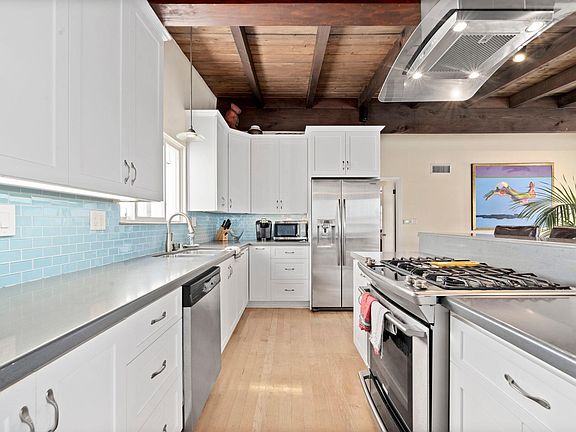 3rd image of 2307 Hermosa Ave