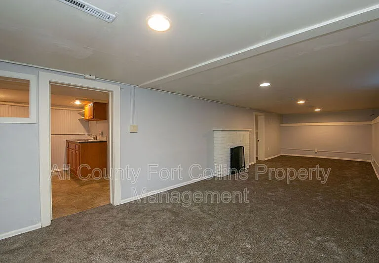 224 1/2 S Loomis Ave — Photo 3