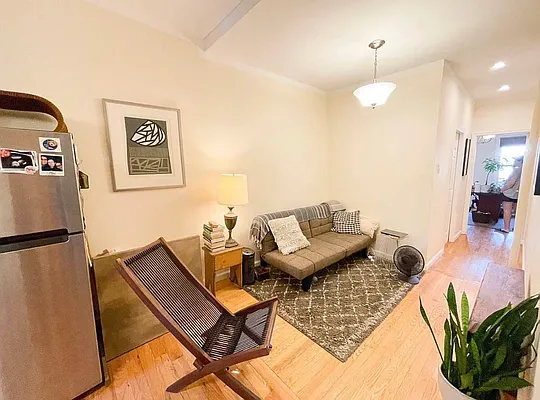 Rented by Ulas Real Estates Inc | media 9