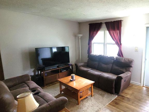 2nd image of 4014 Vine Ave