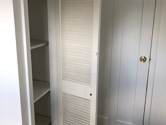 4th image of 2905 N New England Ave #2