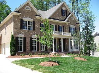 1014 Grogans Mill Dr, Cary, NC 27519
