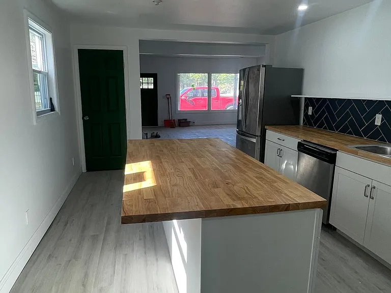 226 Broad St — Photo 3