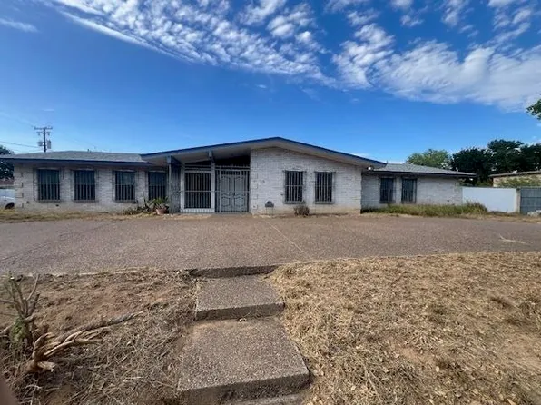 2102 Willow St, Laredo, TX 78043