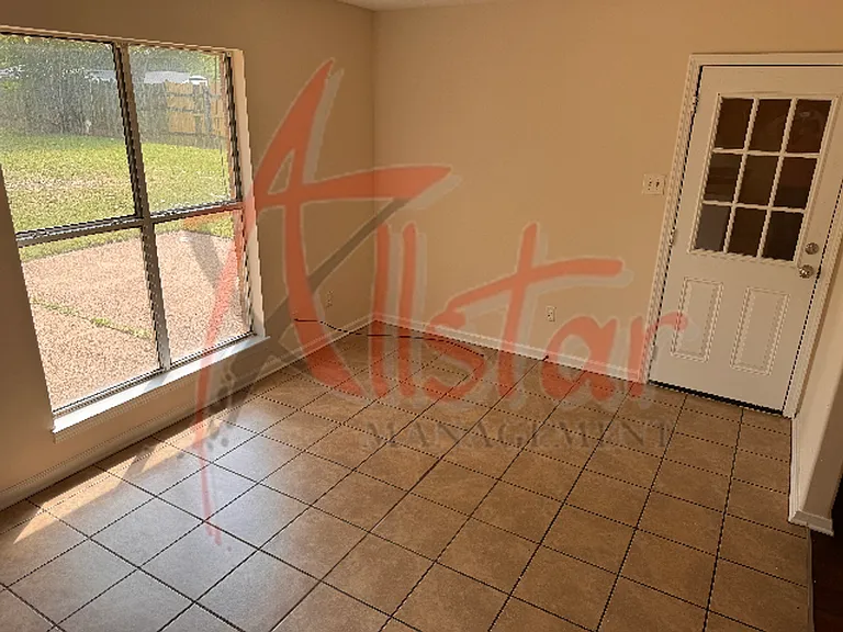 6270 Shady Glen Cv — Photo 13