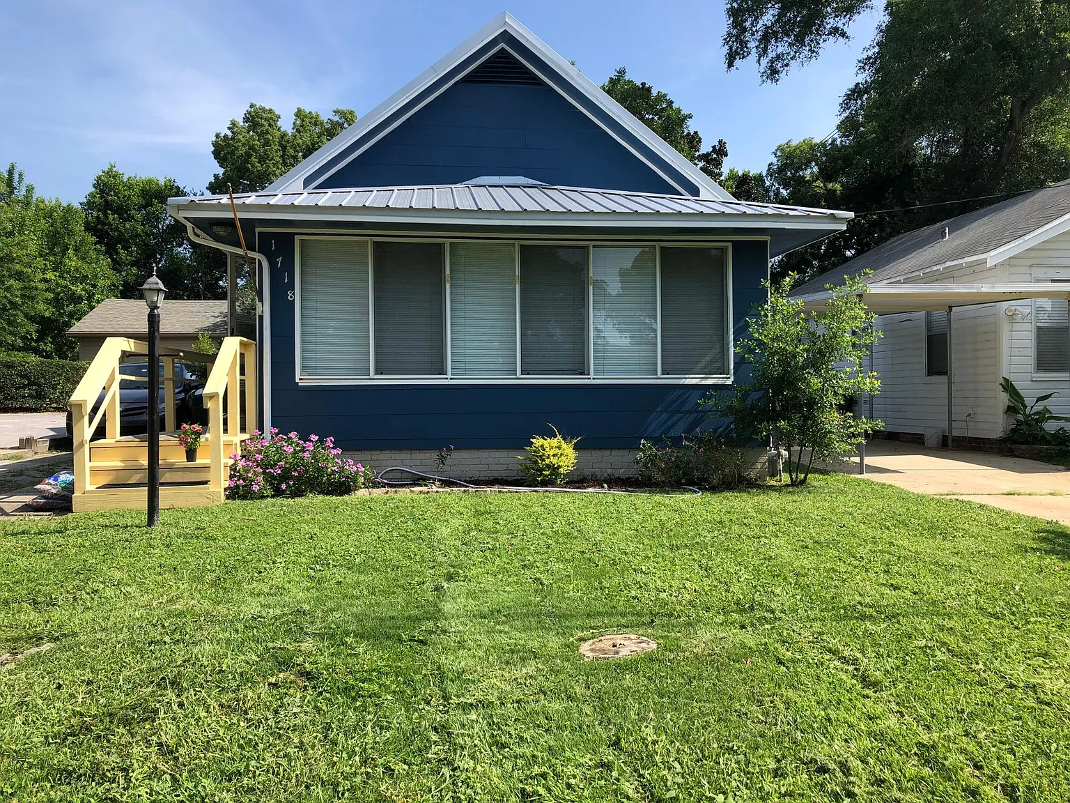 1718 E Lee Street — Photo 1