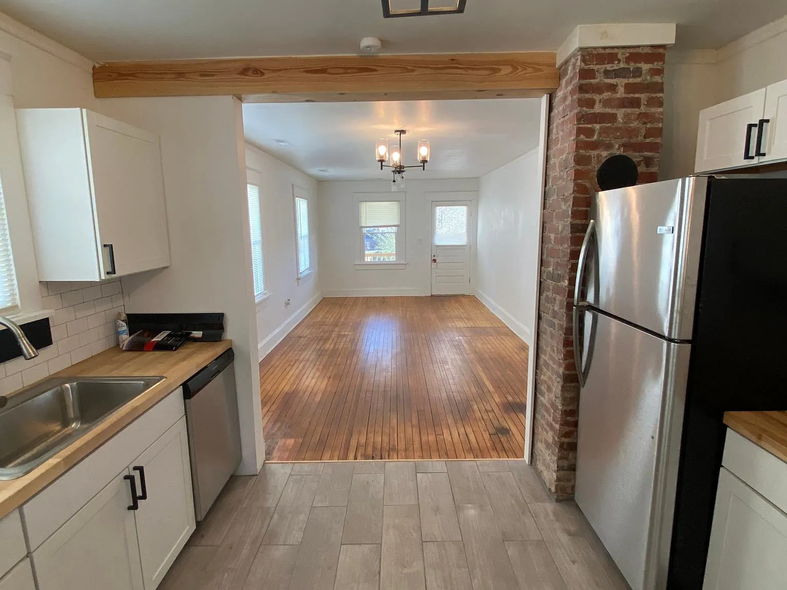 2 bed, 952 sqft, $1,400 — Photo 2