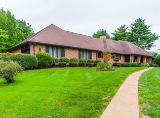 4500 Ferwind Country Ln, Saint Louis, MO 63128