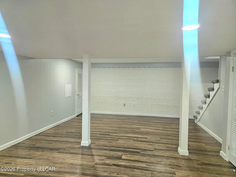 104 Haverford Dr — Photo 8