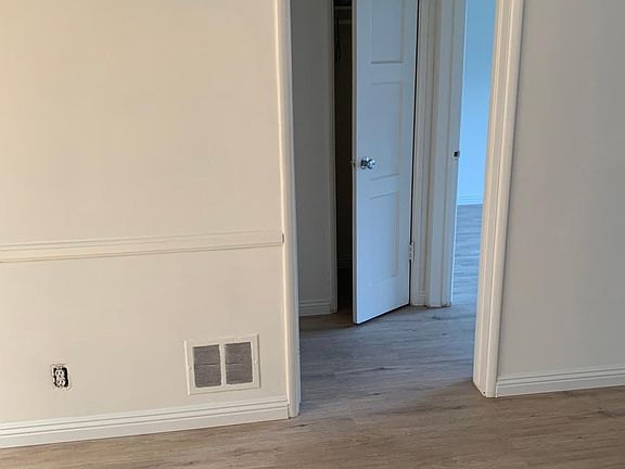 3rd image of 2117 S Beverly Glen Blvd