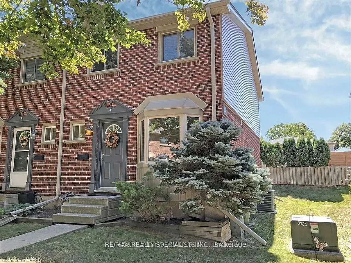 3 bed, $2,350 — Photo 2