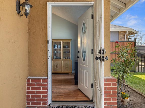 5th image of 2012 Ridgecrest Dr