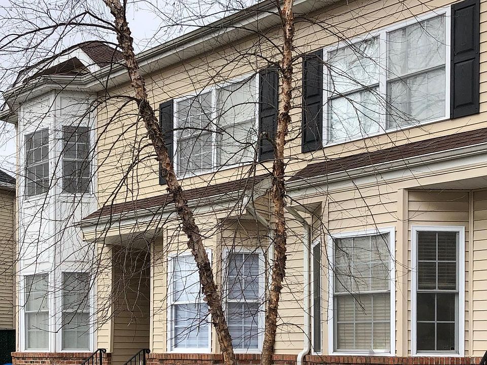 1st image of 415 1st St #2