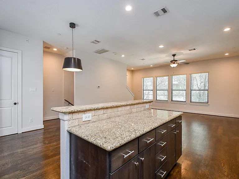2422 Navigation Blvd #A — Photo 6
