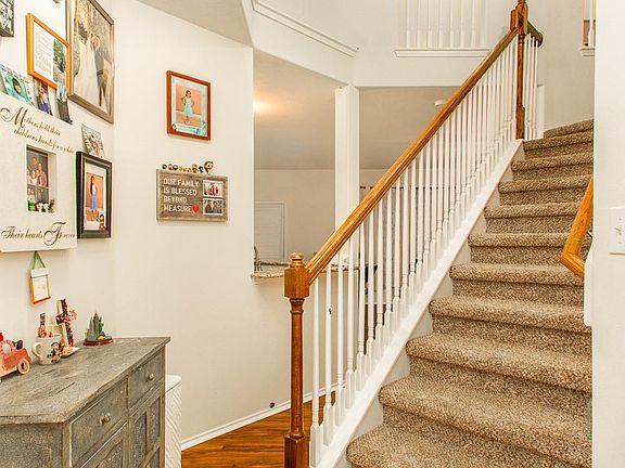 2nd image of 1107 Arum Rd