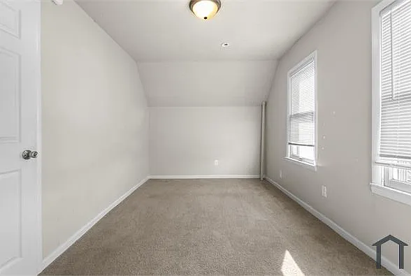 1211 W 30th St — Photo 16
