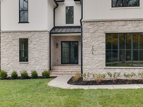 2nd image of 706 Brook Hollow Rd