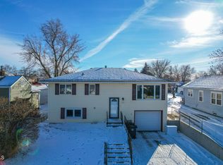 203 Borchardt Ave, Underwood, ND 58576