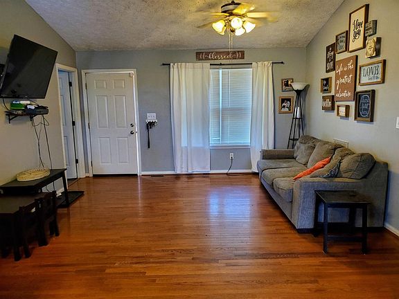 5th image of 148 Derby Dr