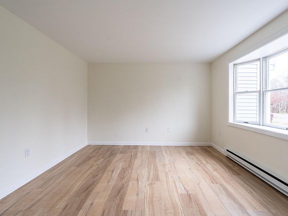 4th image of 3 Great Pond Terrace #3